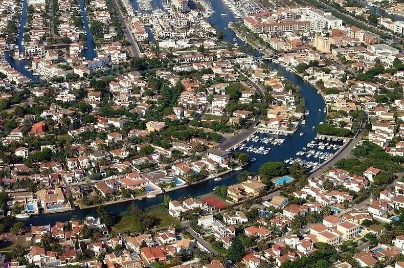 Berni'S House Empuriabrava Apartamento